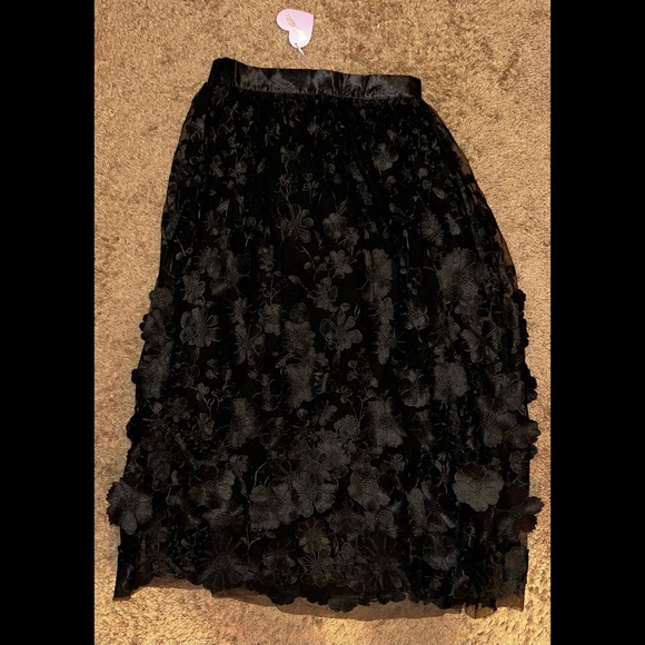 Sugar Thrillz Dresses & Skirts - Sugar Thrillz Dolls Kill Black ‘FLORAL DREAMS’ Maxi Skirt NWT L